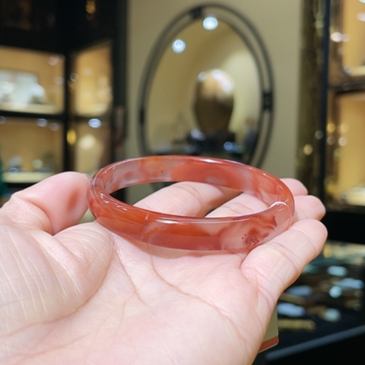 【闪购商品】南红玛瑙手镯（贵妃镯）未镶嵌57*9.5*5（短径50.3）