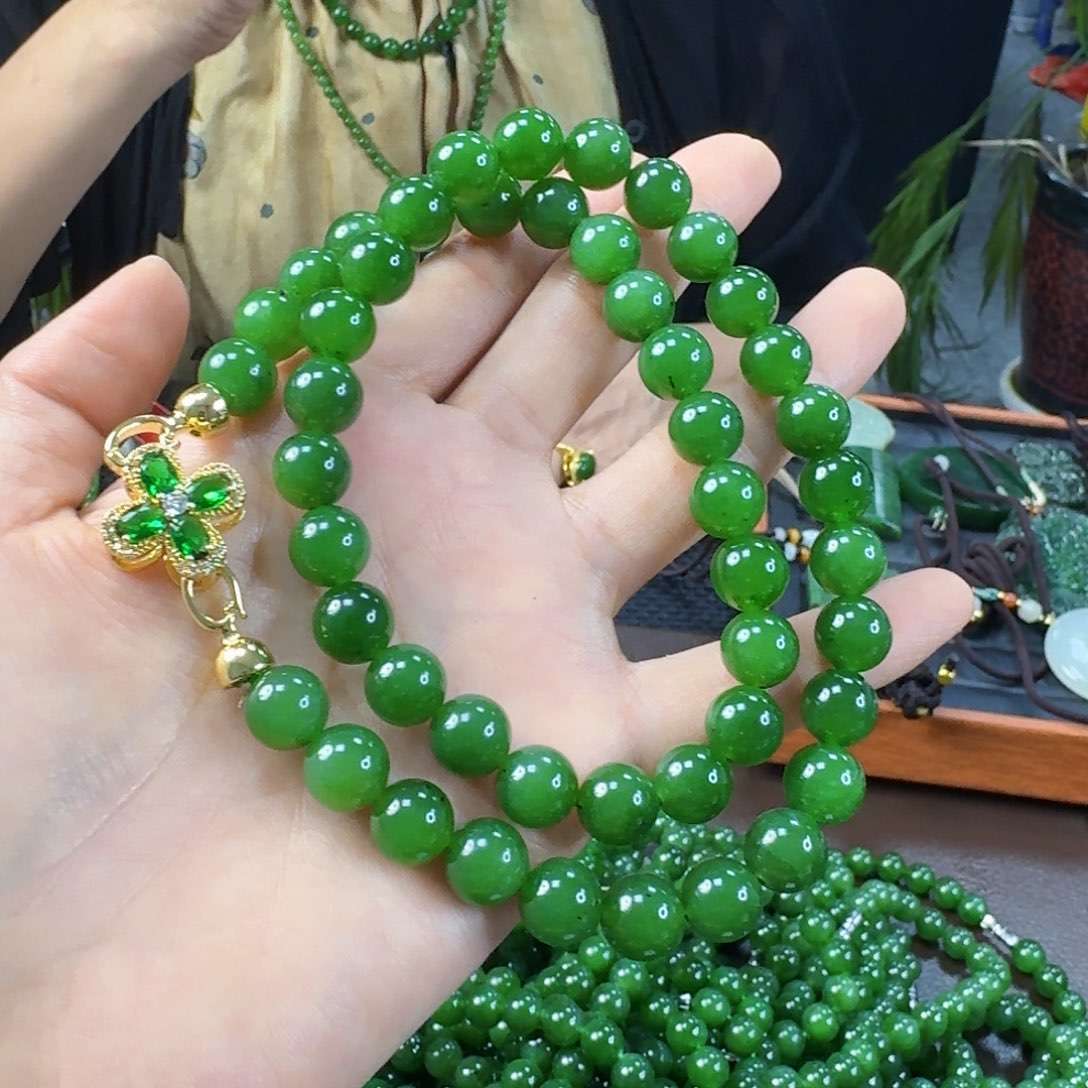 颈饰未镶嵌和田玉（碧玉）卡10