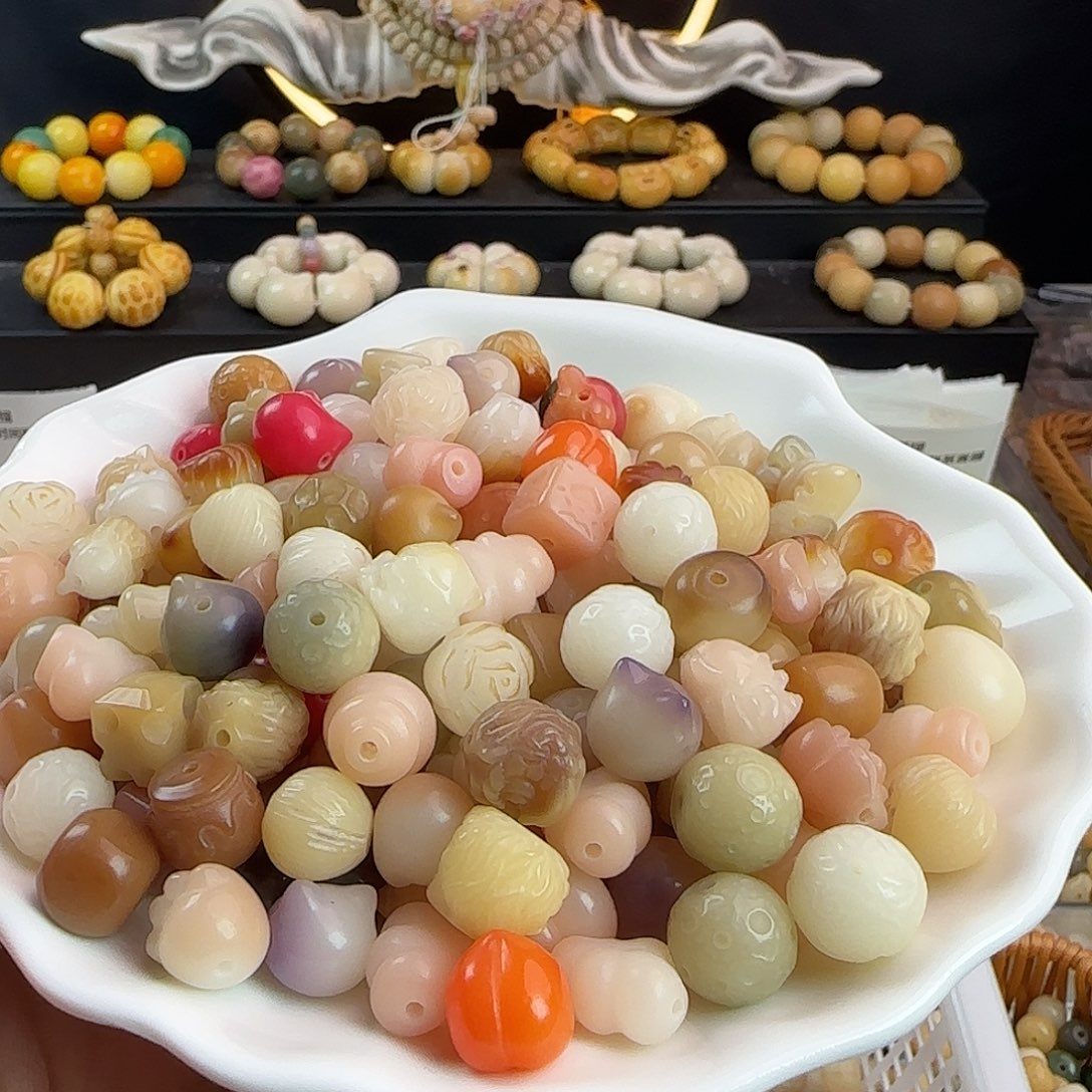 菩提根/象牙果吊坠卡12雕刻件混锅20颗➕10颗备珠