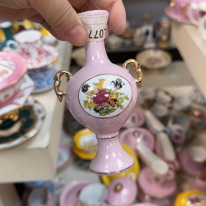 鹿与海陶瓷有限公司