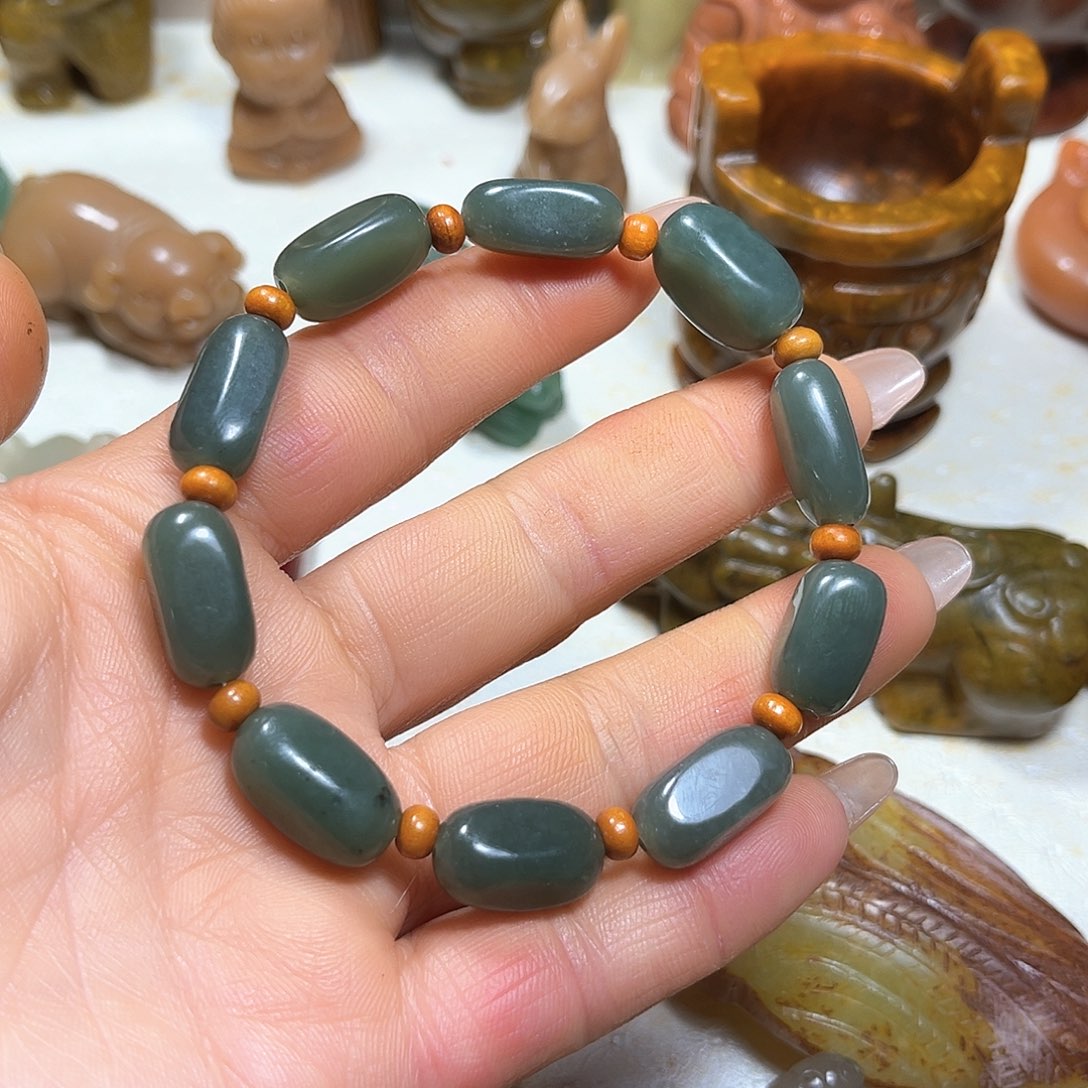 白玉菩提吊坠白玉菩提吊坠