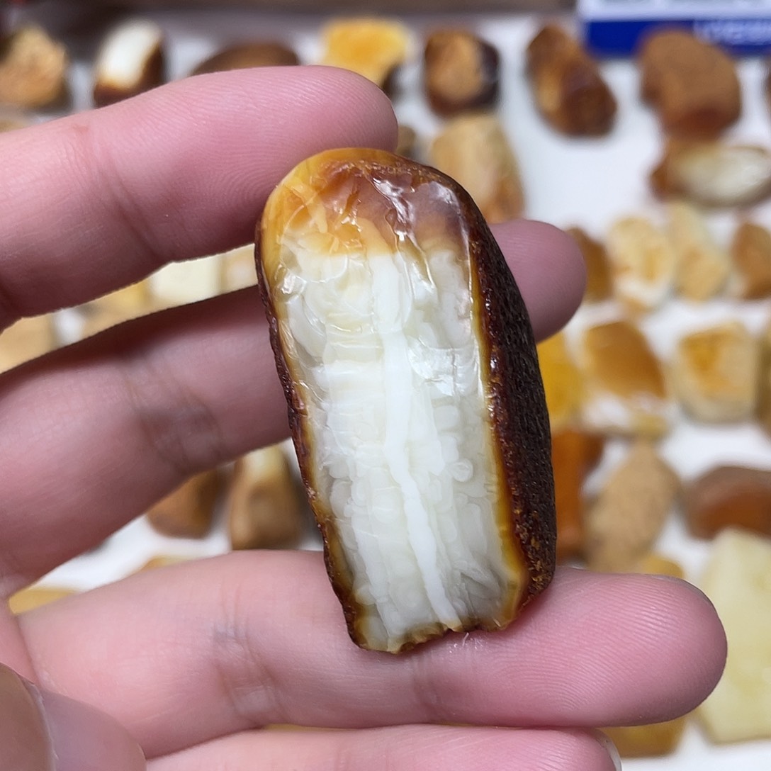 定制琥珀未镶嵌原矿琥珀