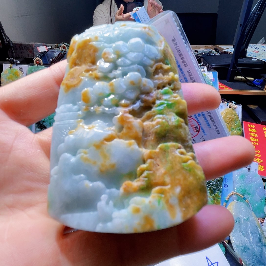 颈饰未镶嵌翡翠一