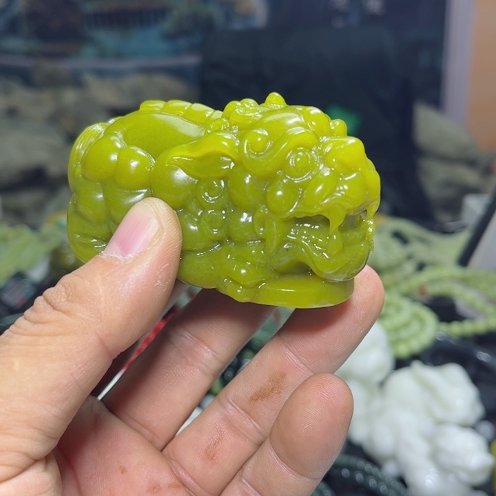 蛇纹石玉手把件未镶嵌