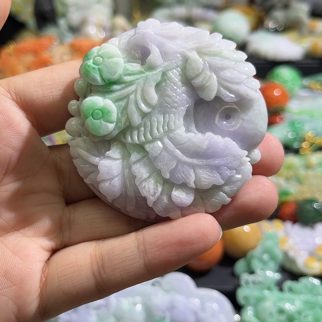 翡翠未镶嵌颈饰待编织