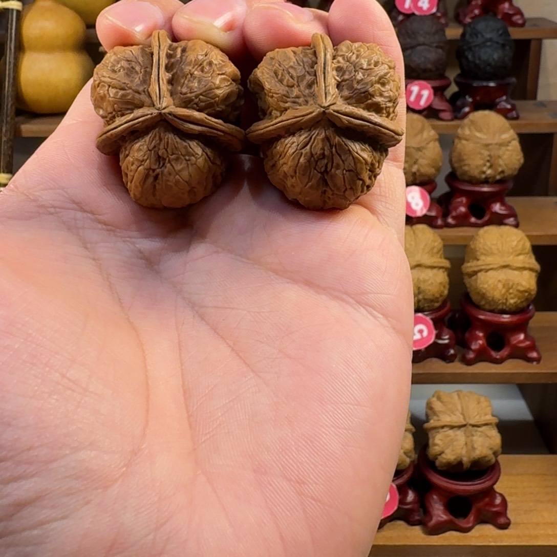 铁核桃把件老树籽蛤蟆头三棱