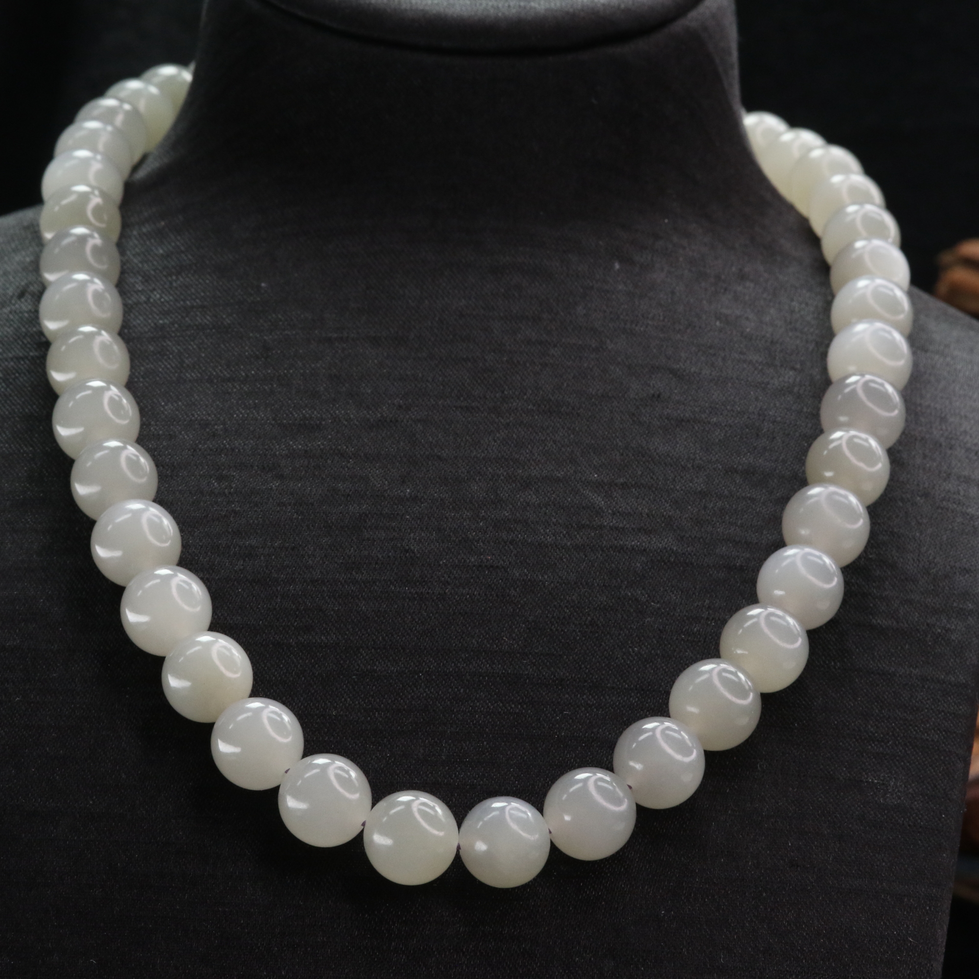 25和田玉冰烟紫珠链/600303上海嘉禾拍卖