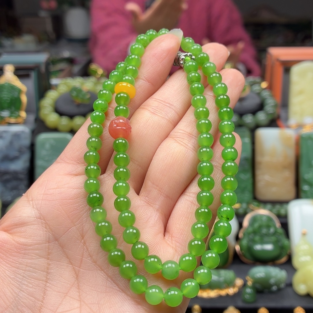 和田玉未镶嵌颈饰阳绿大漏