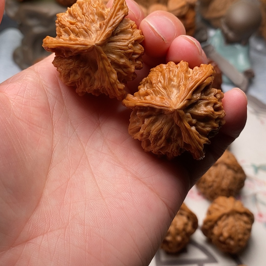 把件文玩核桃三棱
