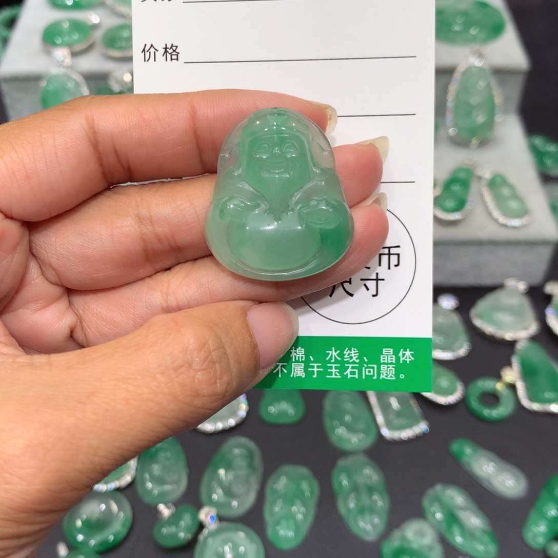 颈饰银S925镶嵌石英质玉（非洲翠）