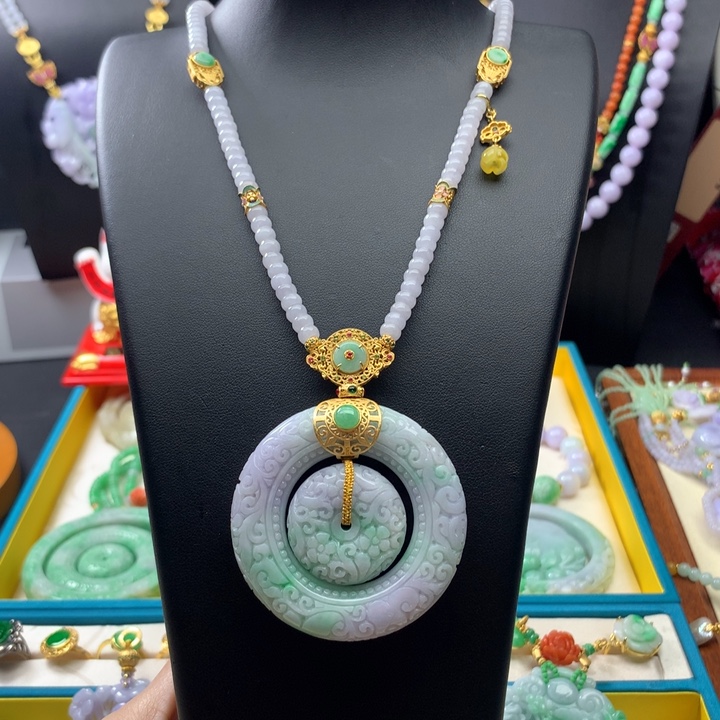 翡翠颈饰未镶嵌翡翠子母扣