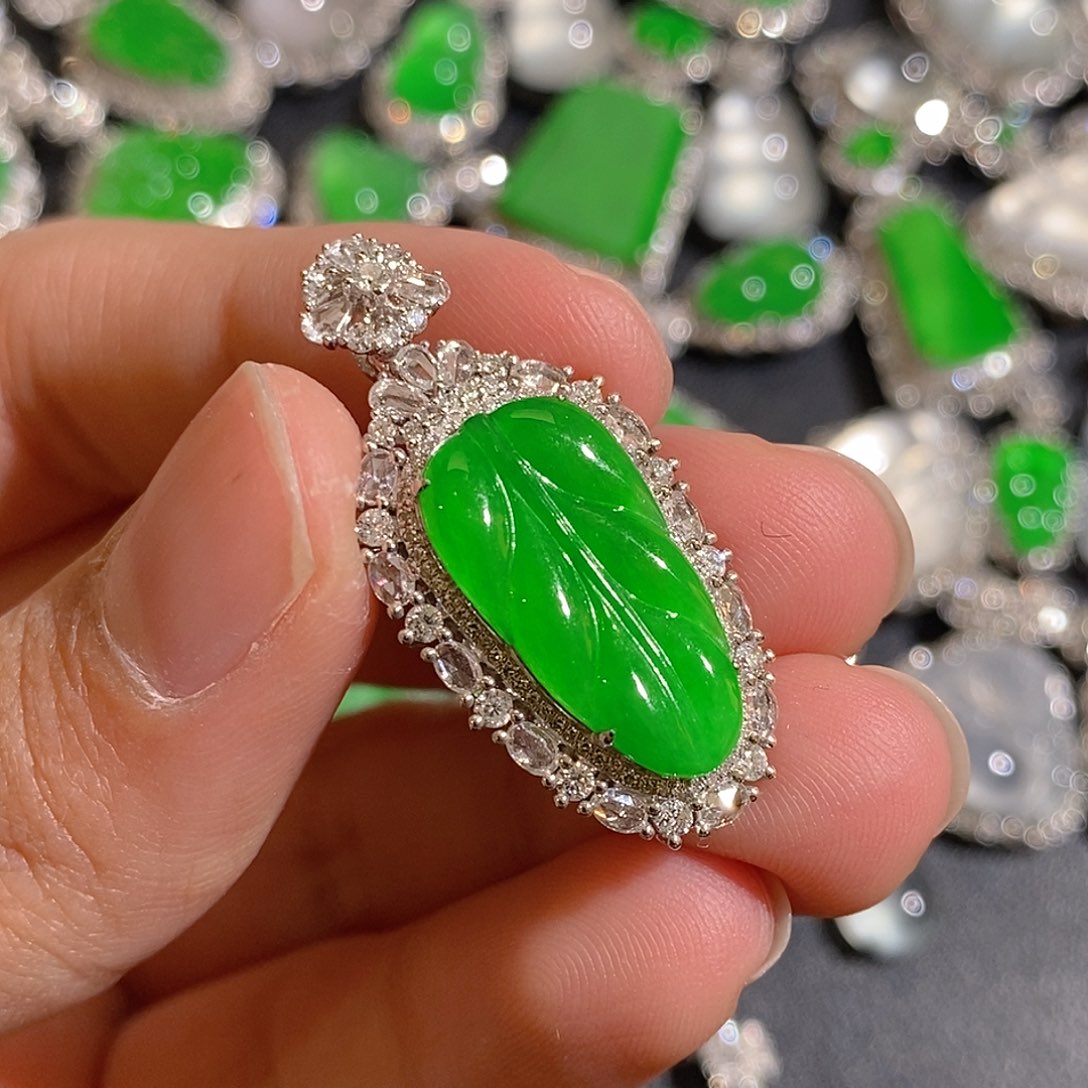 翡翠颈饰18K金镶嵌天然缅甸A货翡翠