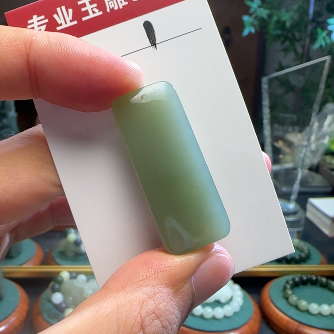 颈饰未镶嵌和田玉（糖玉）