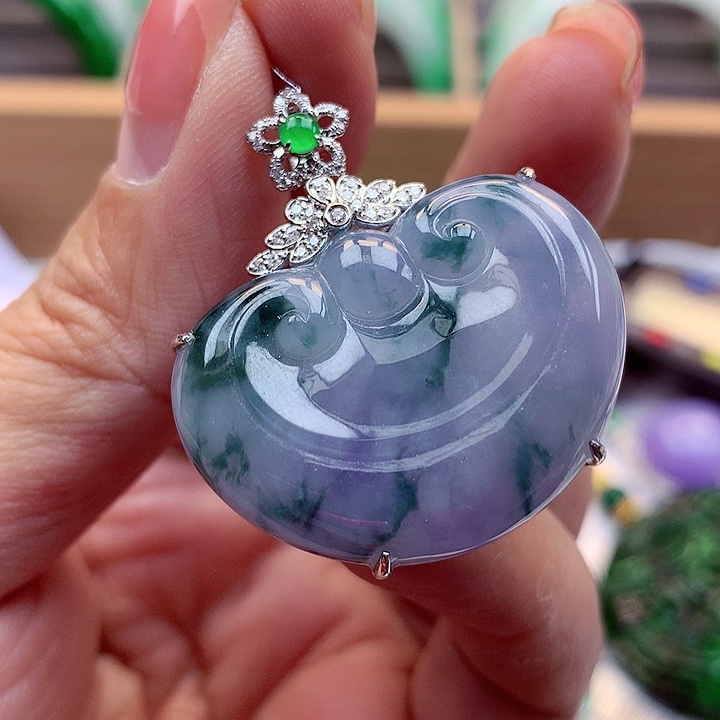 翡翠颈饰18K金镶嵌翡翠