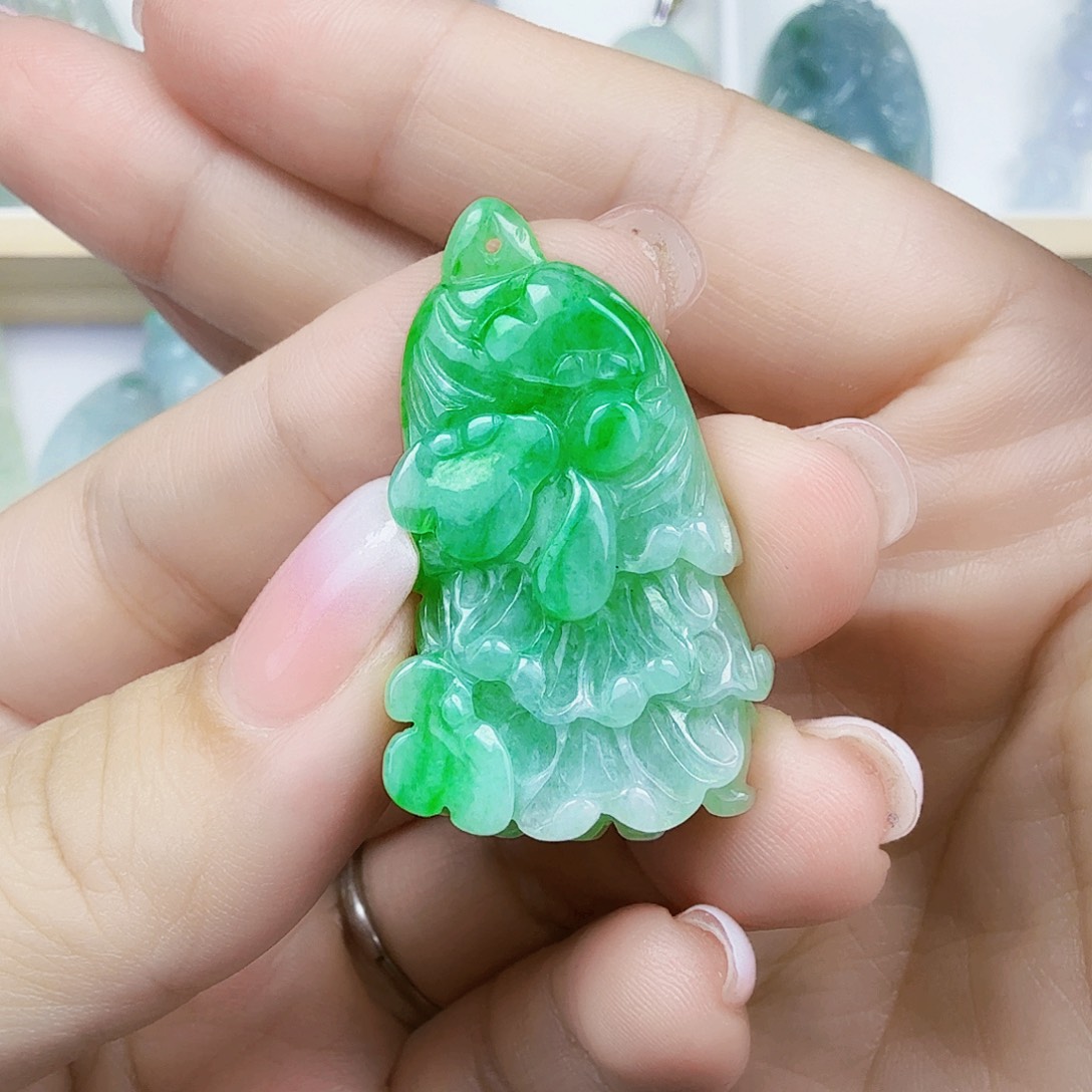 翡翠颈饰未镶嵌白菜