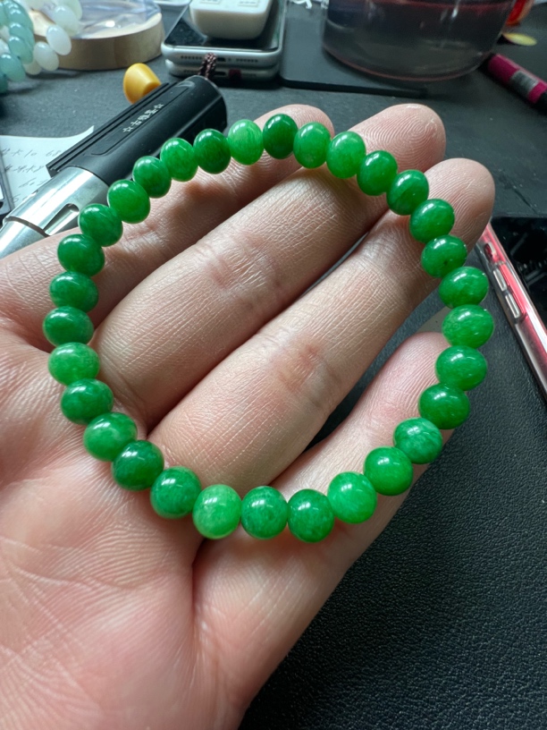 26号卡6缅料色浓色辣阳绿满绿手串随机发一件多样性玉手串