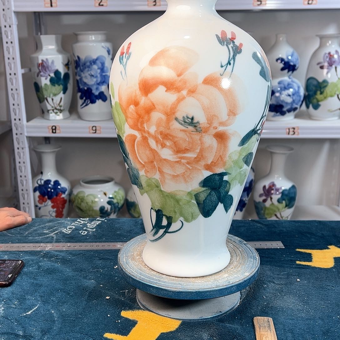 摆件景德镇陶瓷梅黄牡