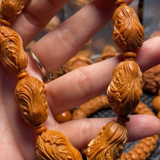 橄榄核吊坠白菜手串