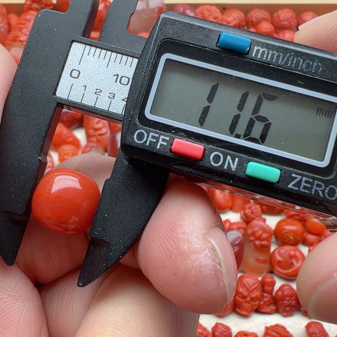 南红玛瑙配饰未镶嵌