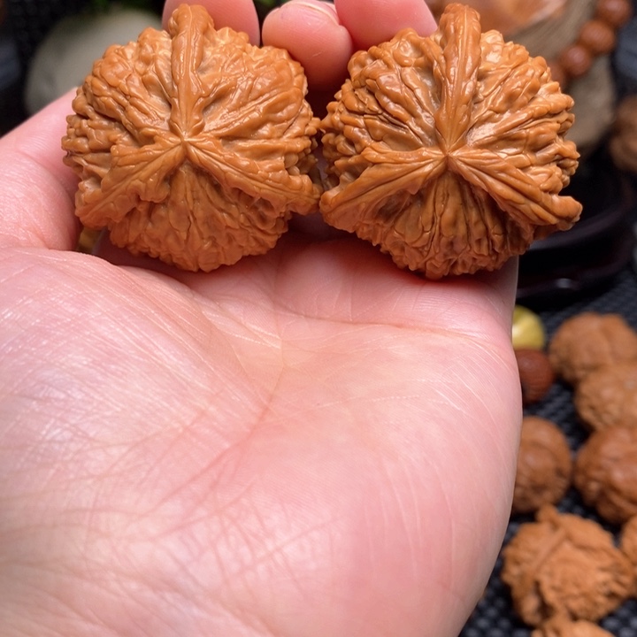 文玩核桃把件清****肉白奔