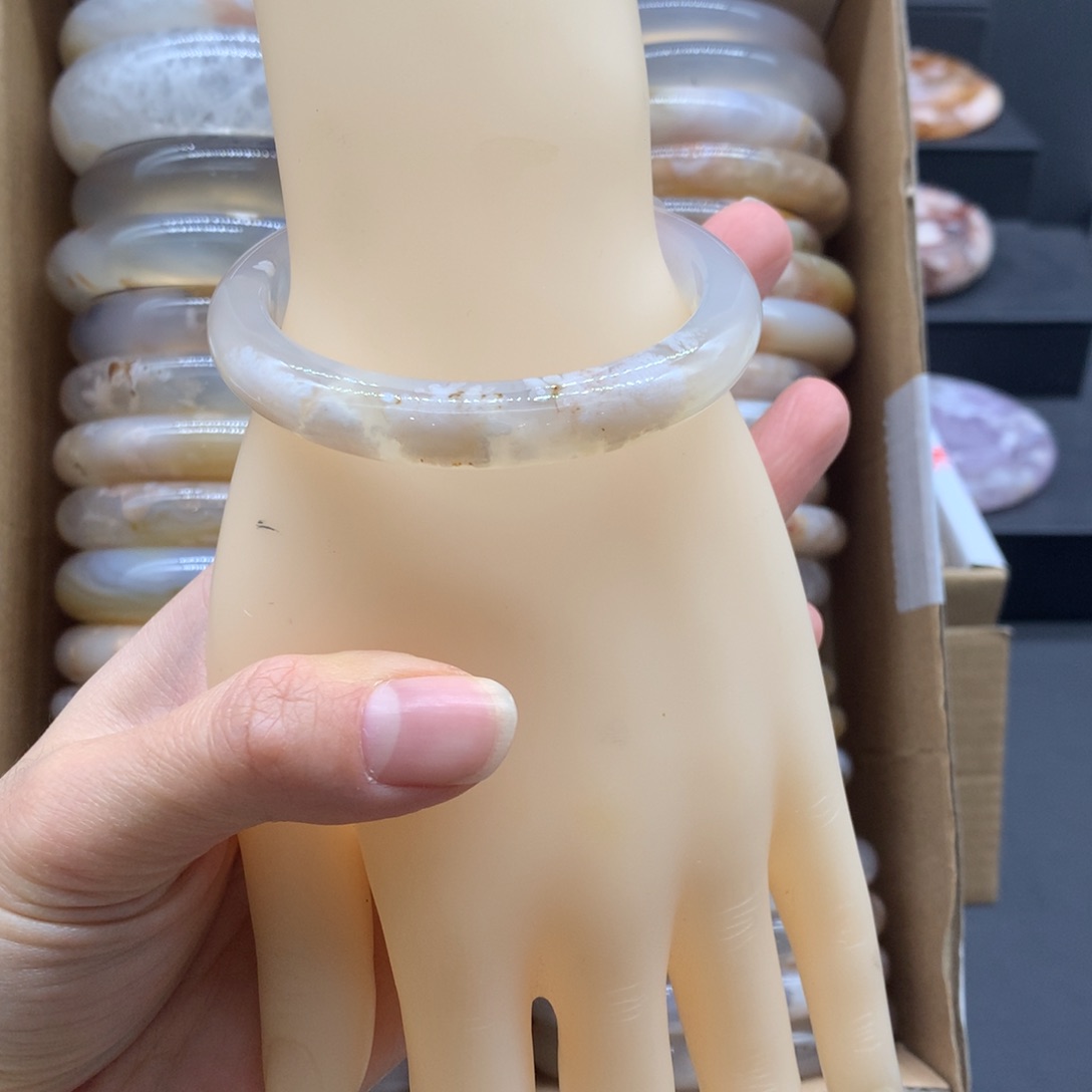 【闪购商品】玛瑙/玉髓手镯未镶嵌紫**贝