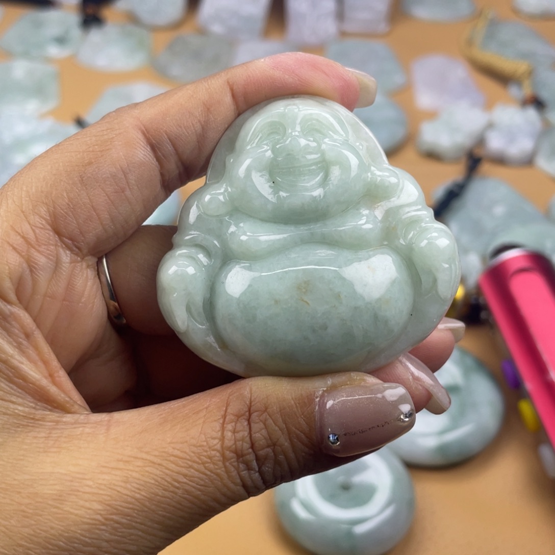 翡翠未镶嵌颈饰佛公