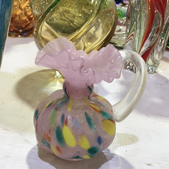 琉璃花瓶高14厘米口径3厘米