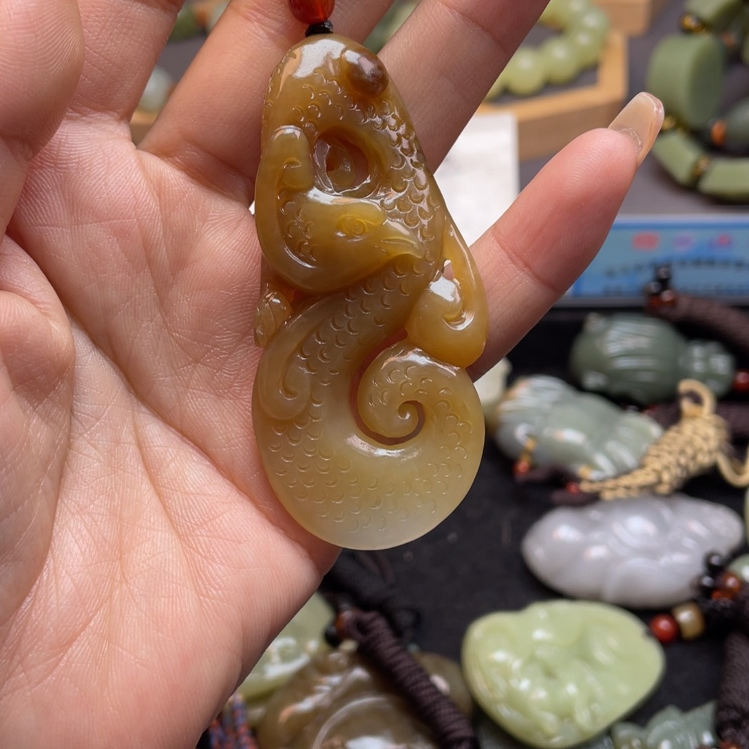 和田玉颈饰未镶嵌