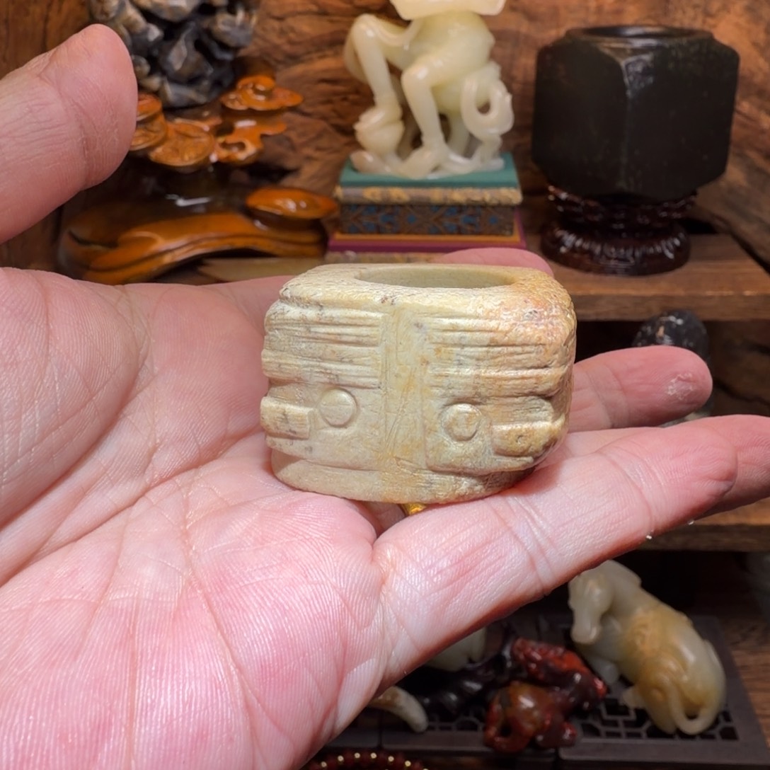 飞***哥和田玉未镶嵌挂件