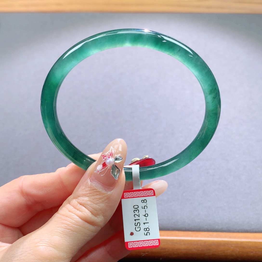 翡翠手镯未镶嵌天然翡翠手镯叮当镯