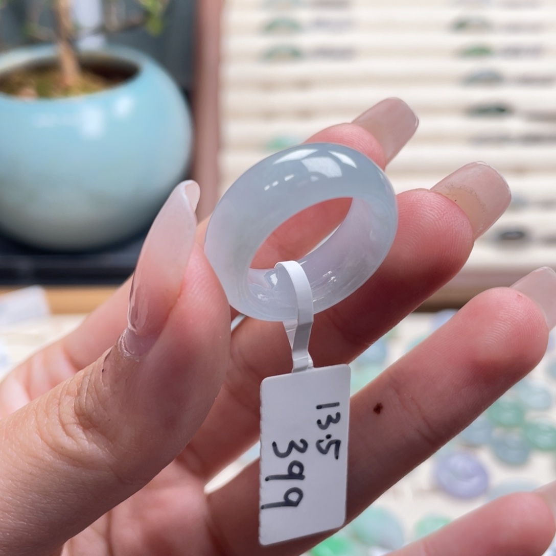 b***u翡翠未镶嵌戒圈a35港圈13.5雾霾蓝洒金墩墩