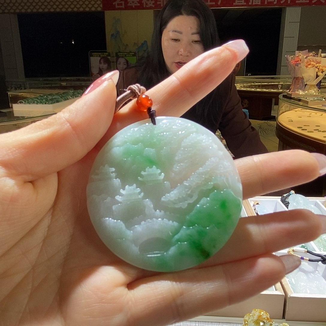 翡翠颈饰未镶嵌一个