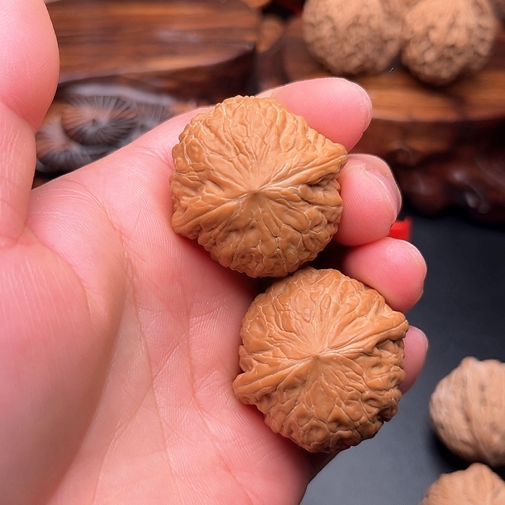 桃核把件核桃铁锤36