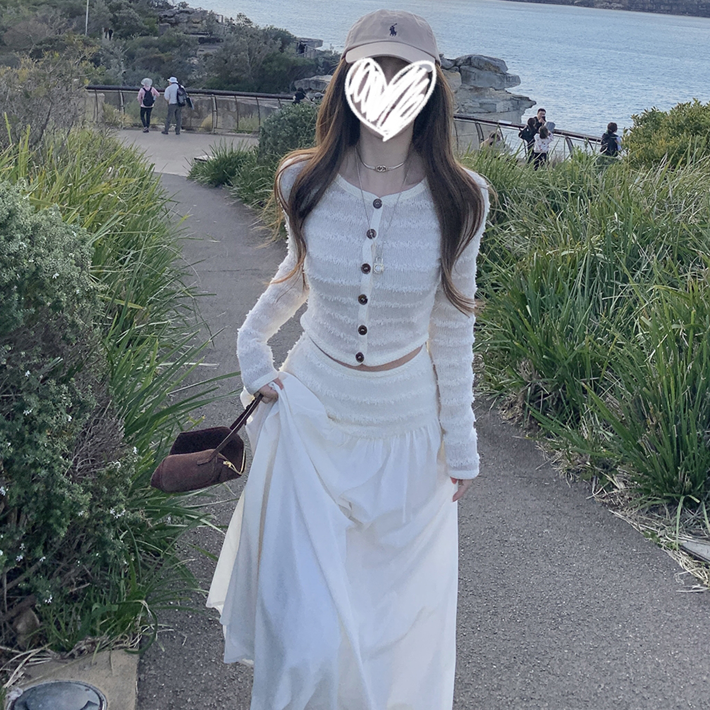 巨好看的长袖白色秋装一整套女2025新爆款高级感超火大方得体套装