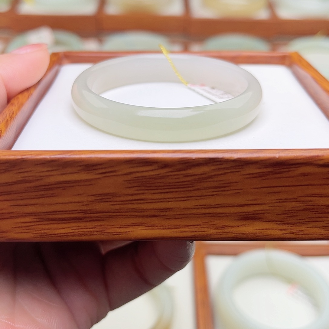 和田玉手镯未镶嵌46.6