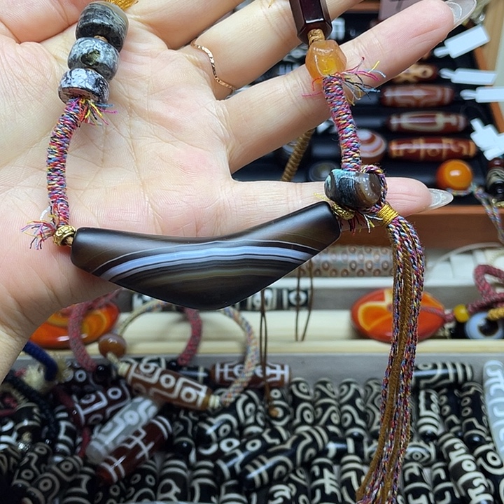 玛瑙/玉髓合金颈饰