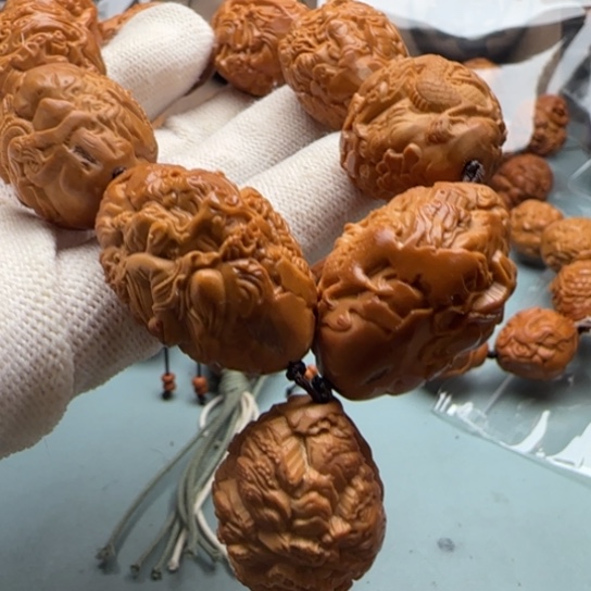 吊坠橄榄核橄榄雕工艺与