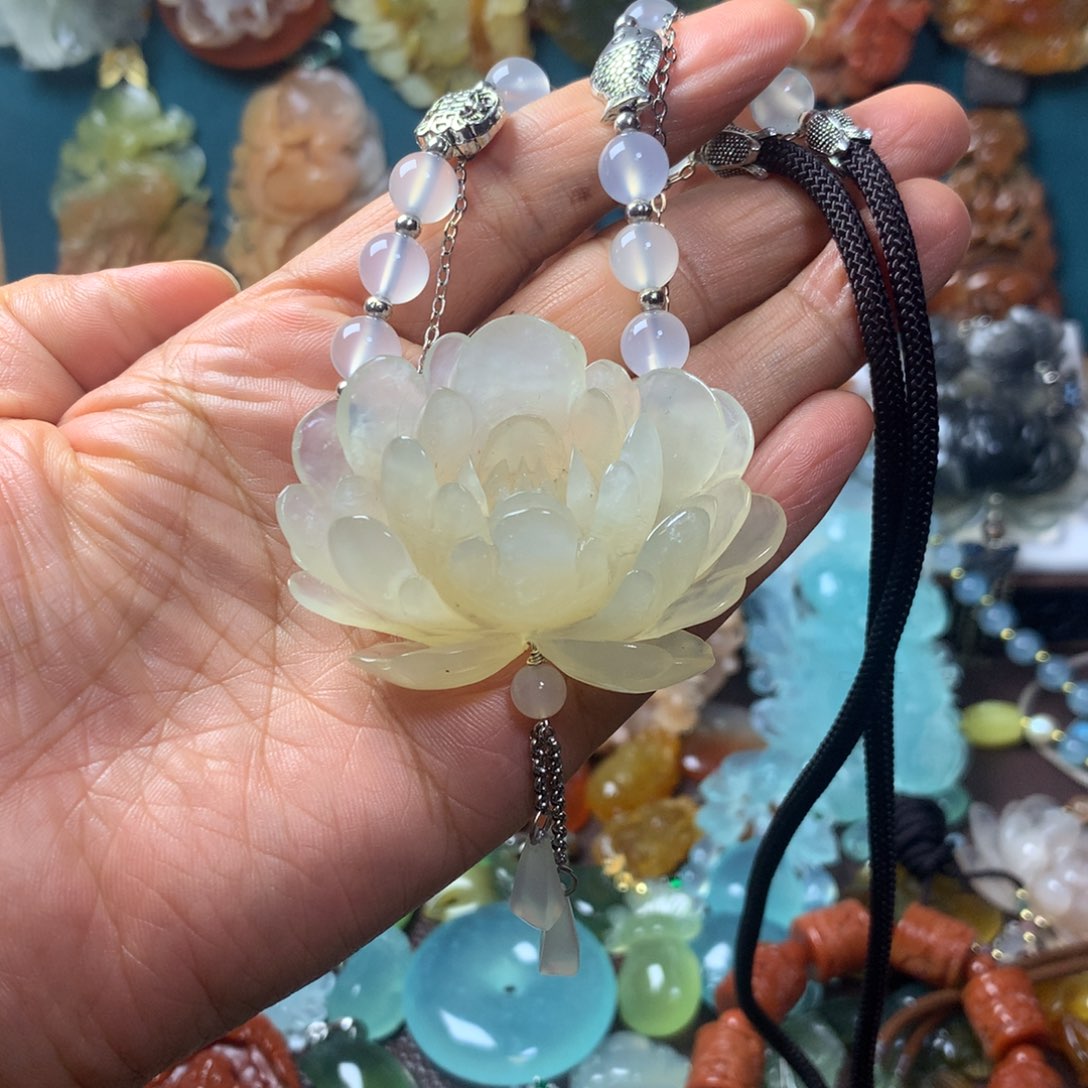 蛇纹石玉未镶嵌挂坠