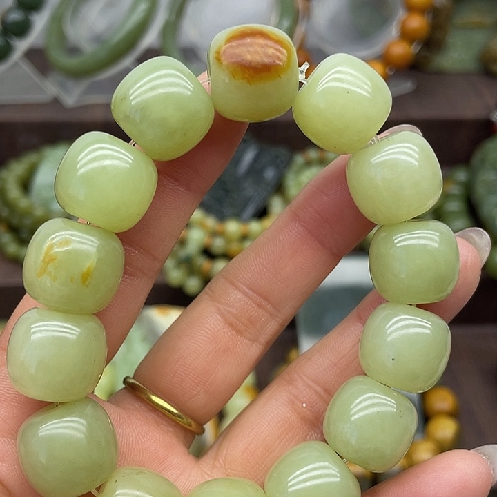 岫岩河磨玉（透闪石质玉）未镶嵌手链