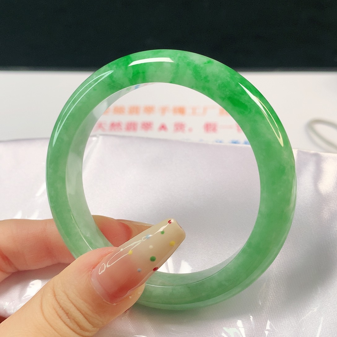 翡翠手镯未镶嵌翡翠手镯1497