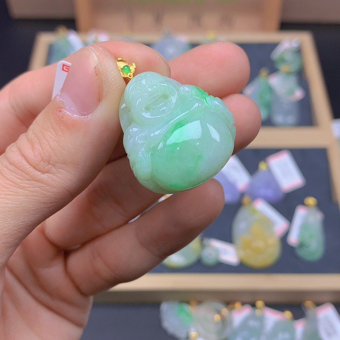 翡翠颈饰18K金镶嵌翡翠