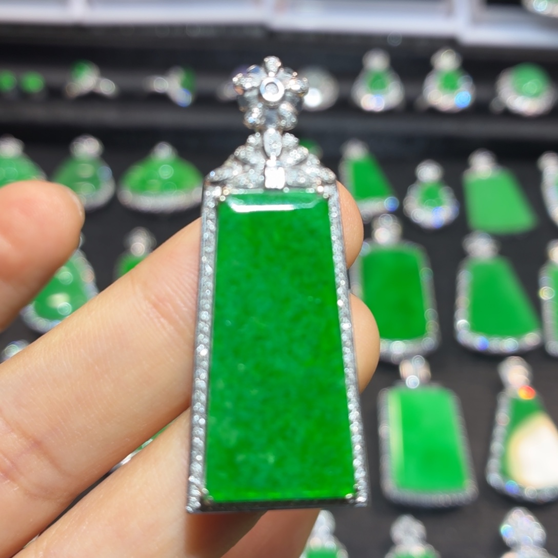 翡翠18K金镶嵌吊坠(不含链)翡翠