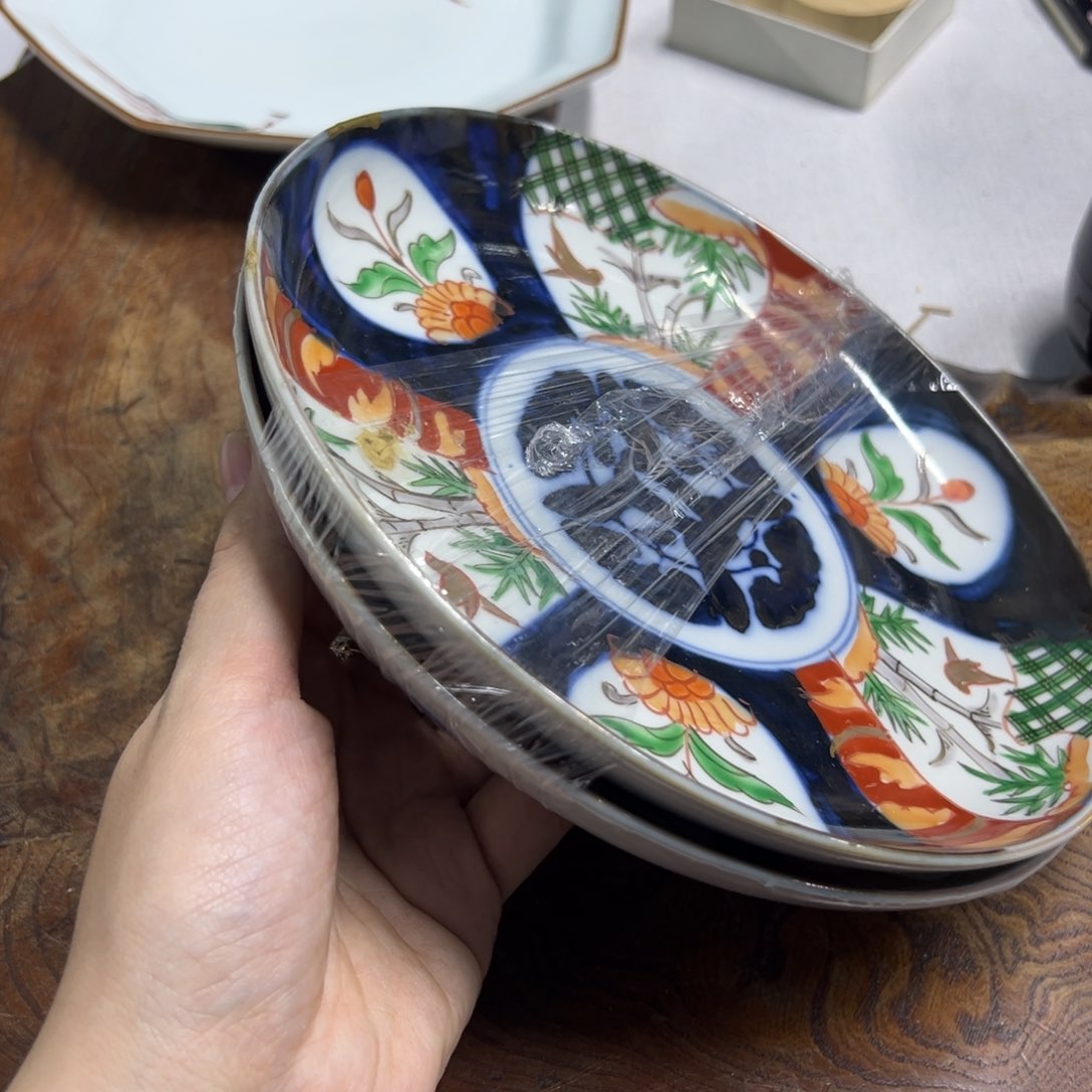 一只金缮陶瓷碗的