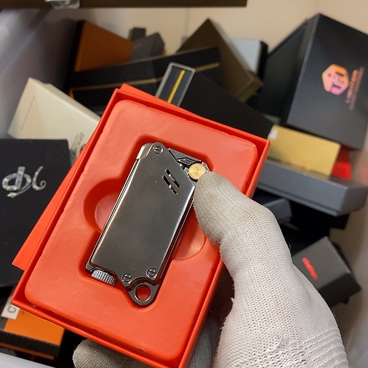 ****J明铬充气打火机充气的