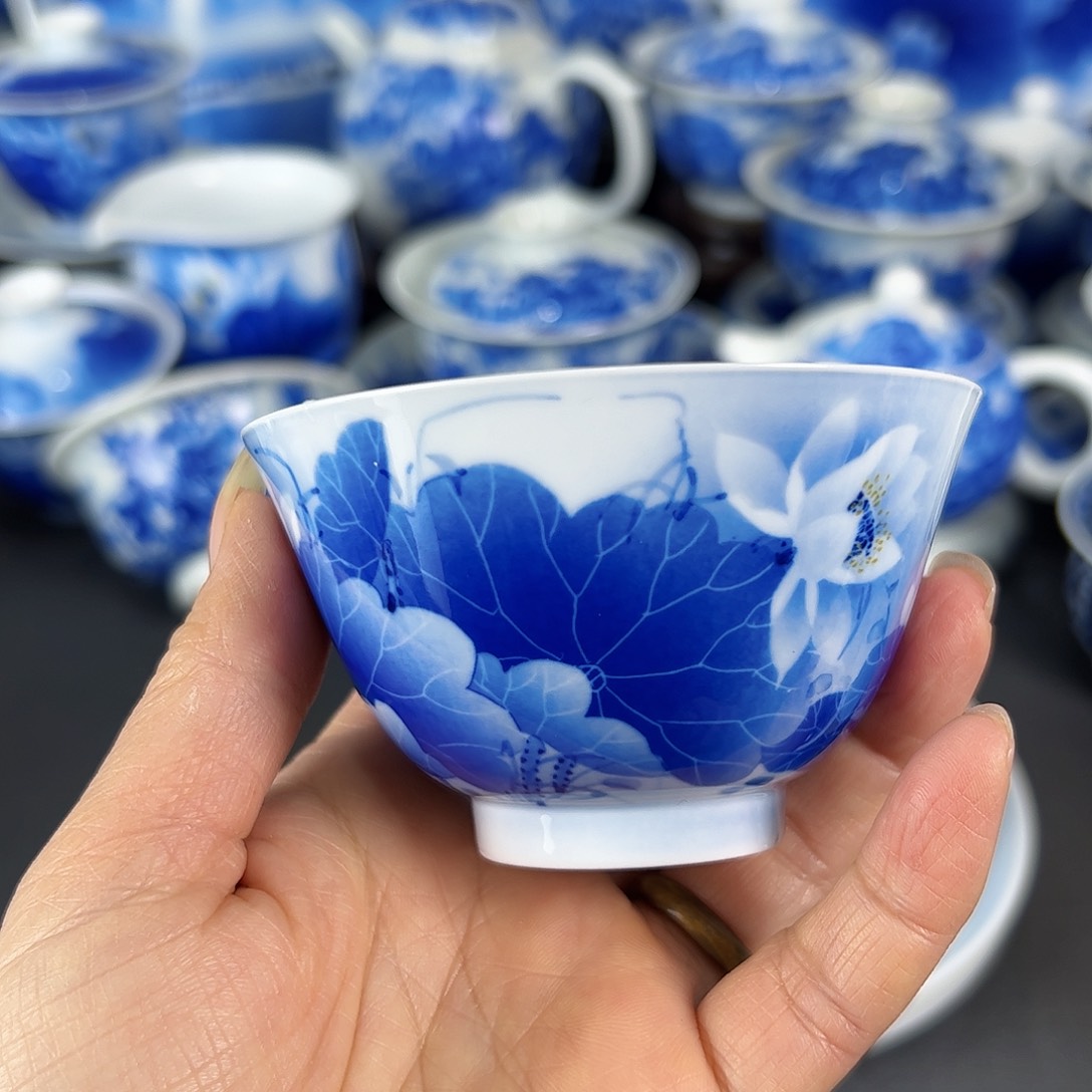 即**裳景德镇陶瓷手工制作