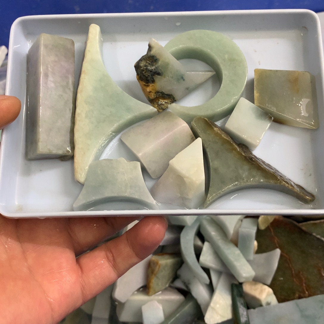 翡翠裸石翡翠边角料