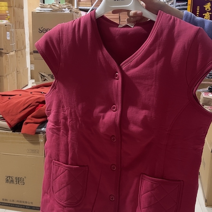 絮棉马甲140斤到165斤红色