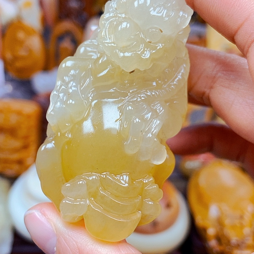 【闪购商品】石英质玉（黄龙玉）颈饰未镶嵌