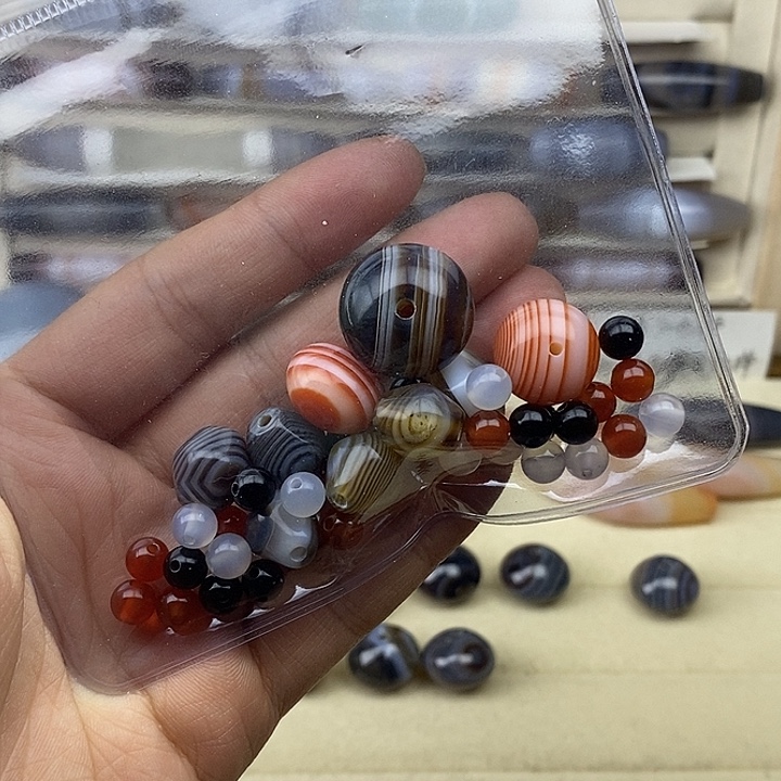 萿***）玛瑙/玉髓合金颈饰