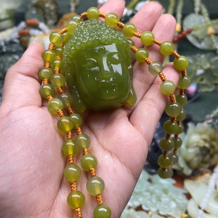 蛇纹石玉吊坠合金